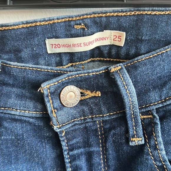 Levi’s dark blue high rise supper skinny - 720 - size 25 - perfect condition! - Picture 6 of 9